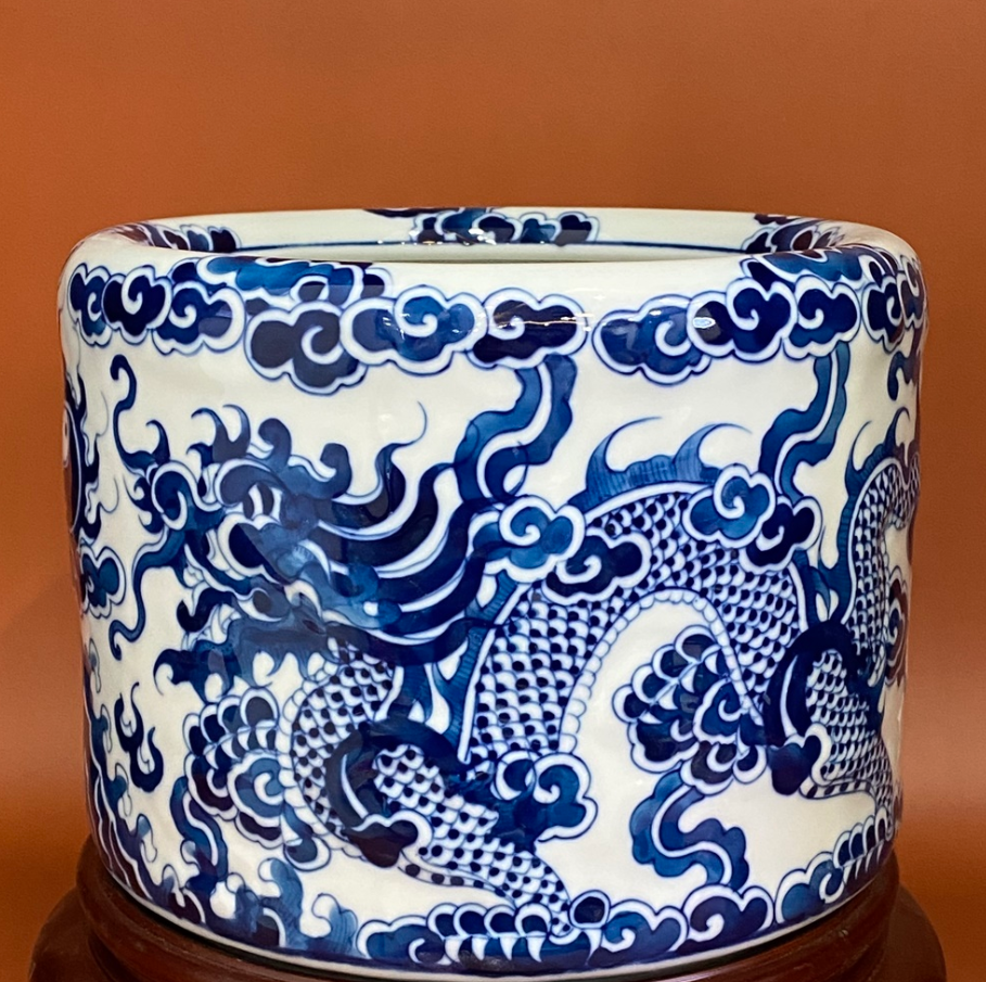 Sự Tái Hiện Của Rồng Trong Bát Hương